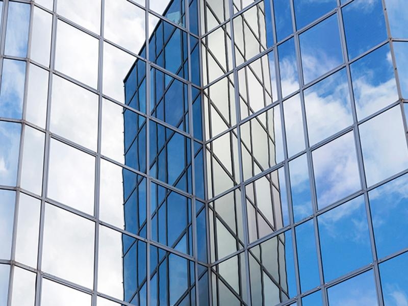 XPEL Exterior Silver 15 je visokoucinkovita vanjska solarna folija sa srebrnim reflektirajucim izgledom, razvijena za smanjenje sunceve topline, odsjaja i UV zracenja.
