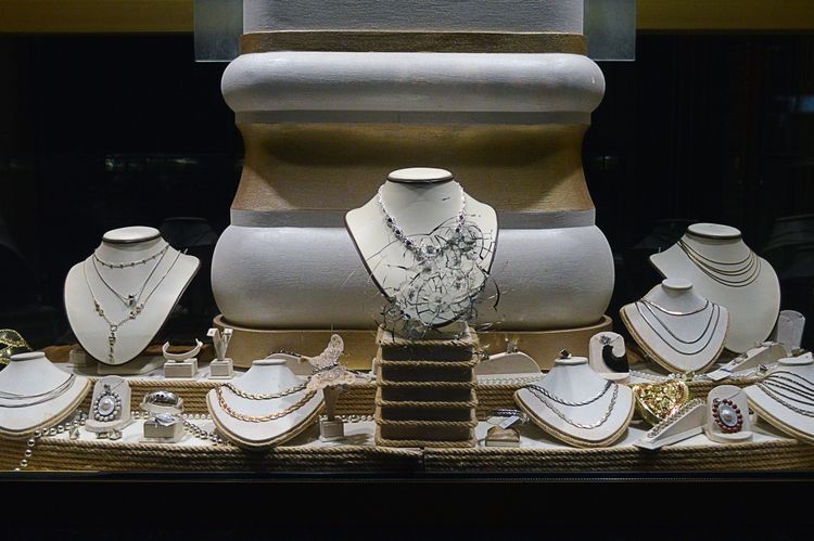 Prozirna zastitna folija Clear 7 C za unutarnju zastitu staklenih povrsina od krhotina i provala